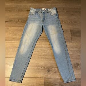MID CROP COTTON ON SKINNY JEANS